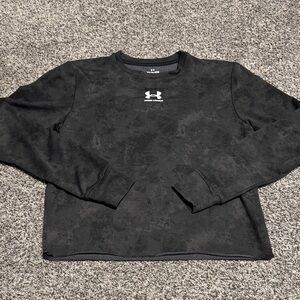 Under Armour Camouflage Black Crewneck cropped sweatshirt